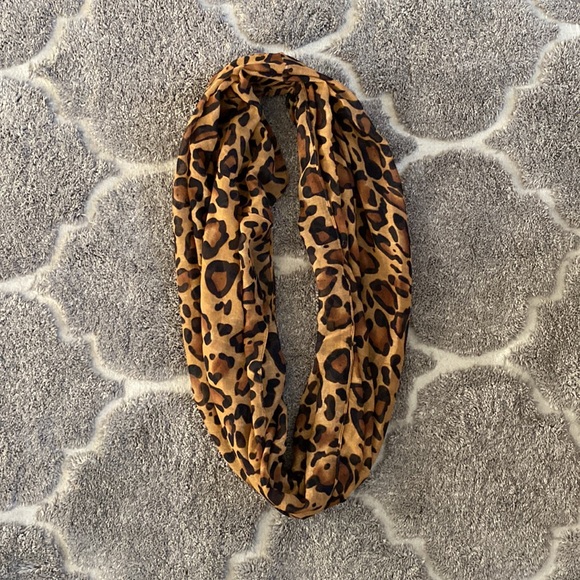 Scarf Set - Picture 2 of 5